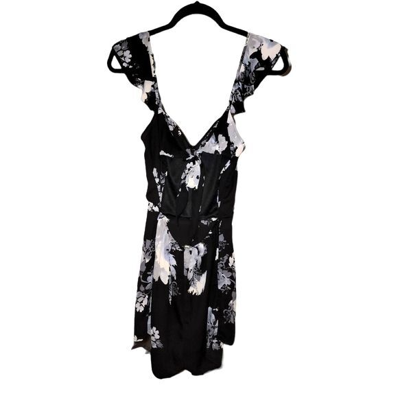 Charlotte Russe Black Floral Tie-Back Romper Size S - Picture 5 of 10